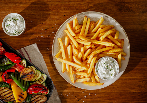 Frytki 1.2.3 Original z grillowanymi warzywami i tzatziki